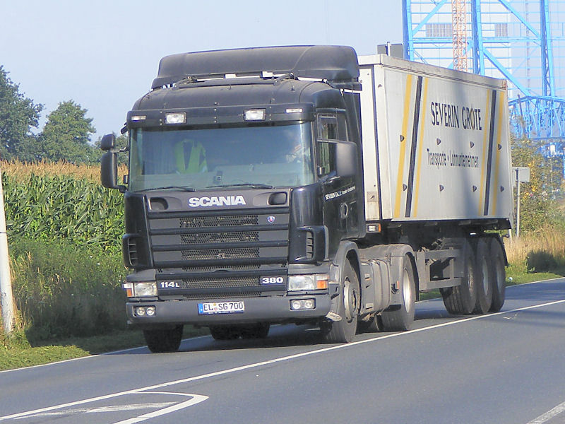 S114L_380.jpg