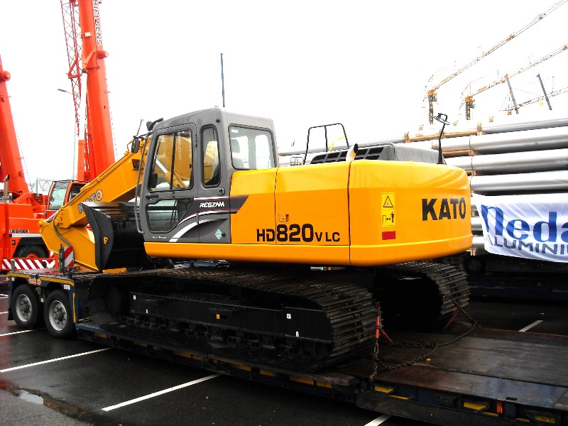 KATO HD 820 (2).jpg