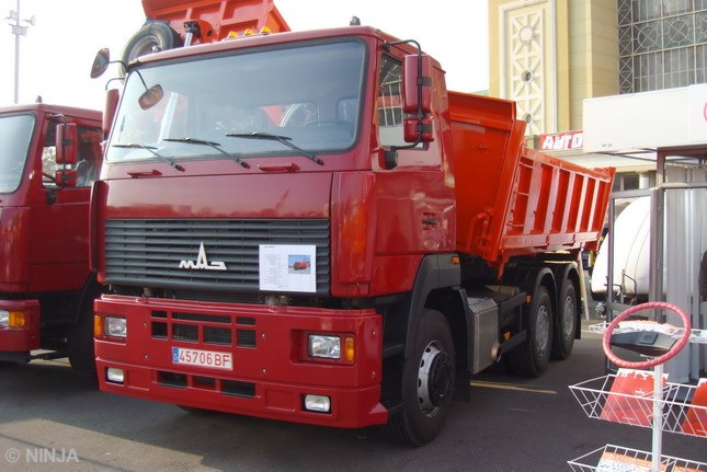 Maz 650119 6x4 S3 01.jpg