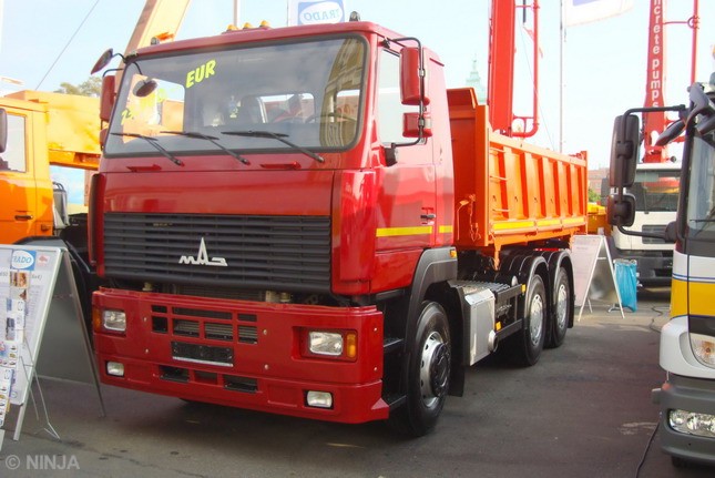 Maz 650119 6x4 S3 04.jpg