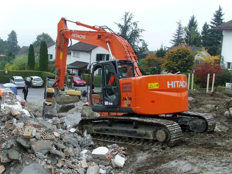 Hitachi Zaxis 225US LC (1).jpg
