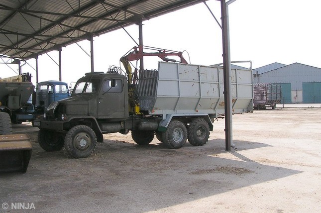 Praga V3S 6x6 slam&aacute;k 01.jpg