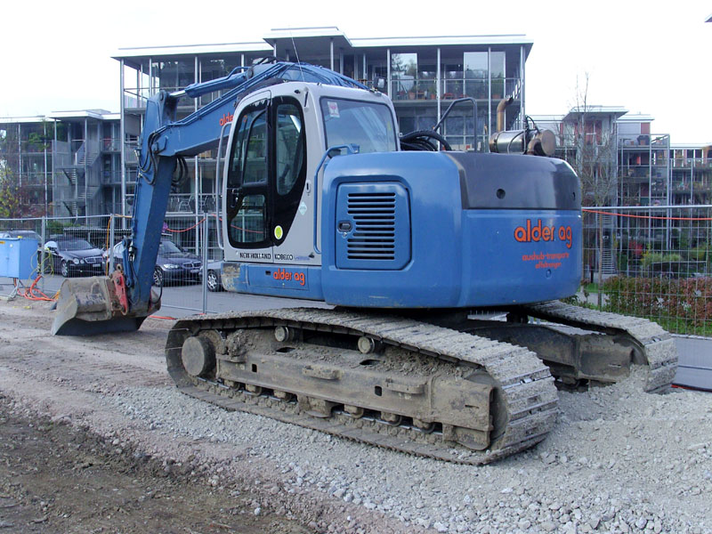 NH Kobelco E200SR Alder (2).jpg