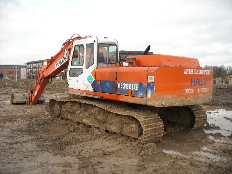 Halla HE 280 LCE (3).jpg