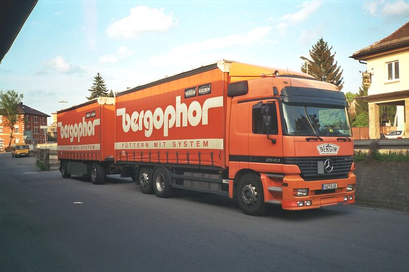 schmidt-hoffmann bergophor MB actros L.jpg