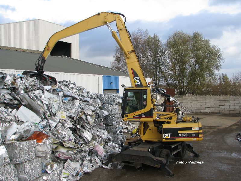 Herschaalde kopie van CAT M320MH  1.jpg