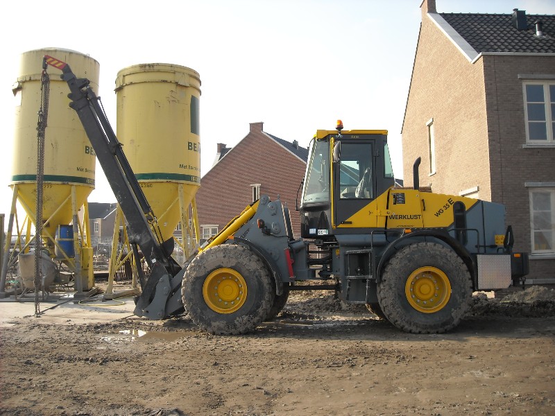 WG 35 E mast (1).jpg