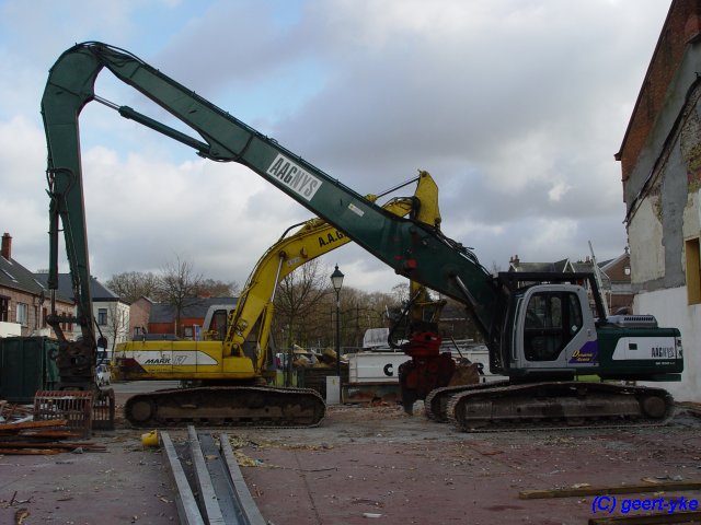 kobelco sk 250 met sloopgiek-1.jpg