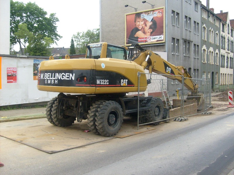 CAT M 322 C (2).jpg