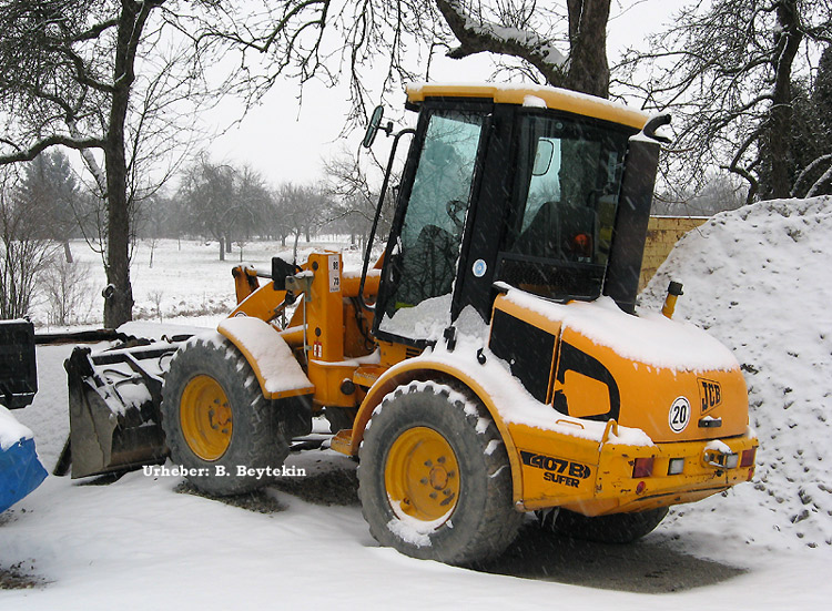 JCB-407B-im-Schnee.jpg