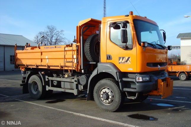 Renault Kerax 270 4x4 S3 01.jpg