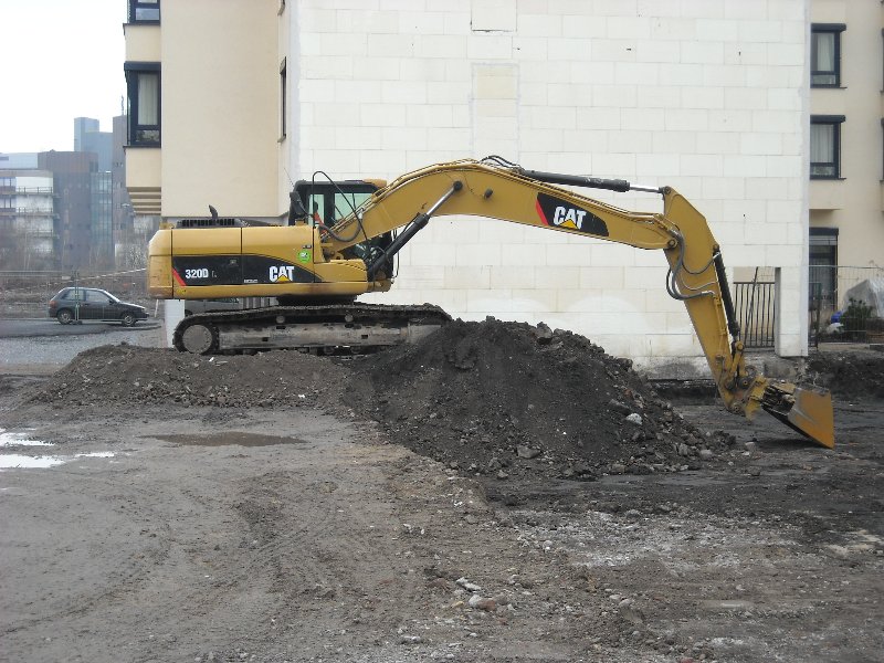 CAT 320 D (3).jpg