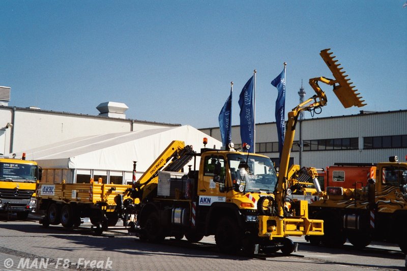 Unimog Zweiwegetechnik_10.2006_01.jpg
