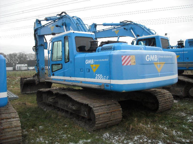 GMB Robex 250-7 (2).jpg