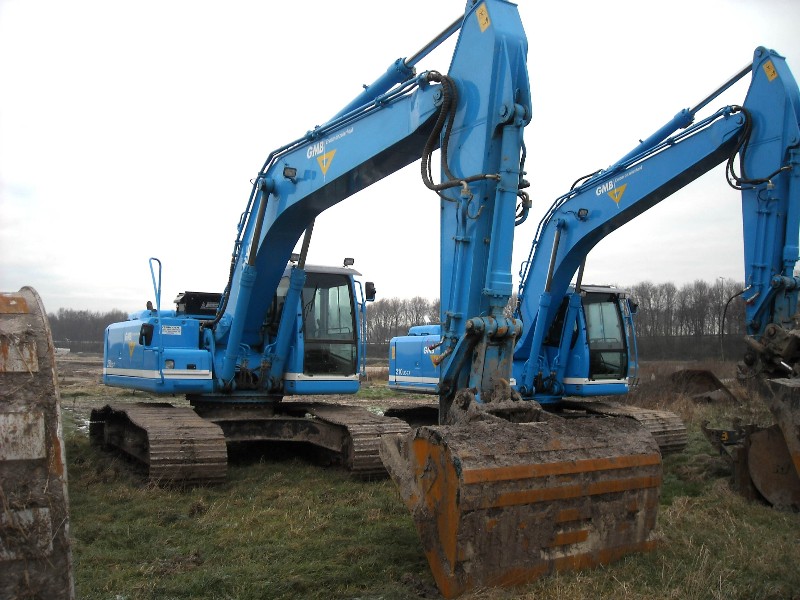 GMB Robex 250-7 (3).jpg