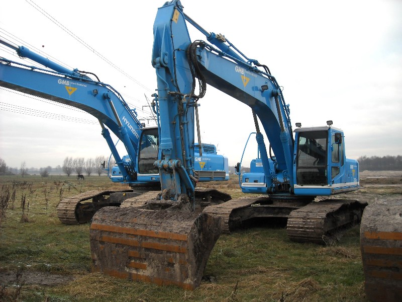 GMB Robex 250-7 (4).jpg