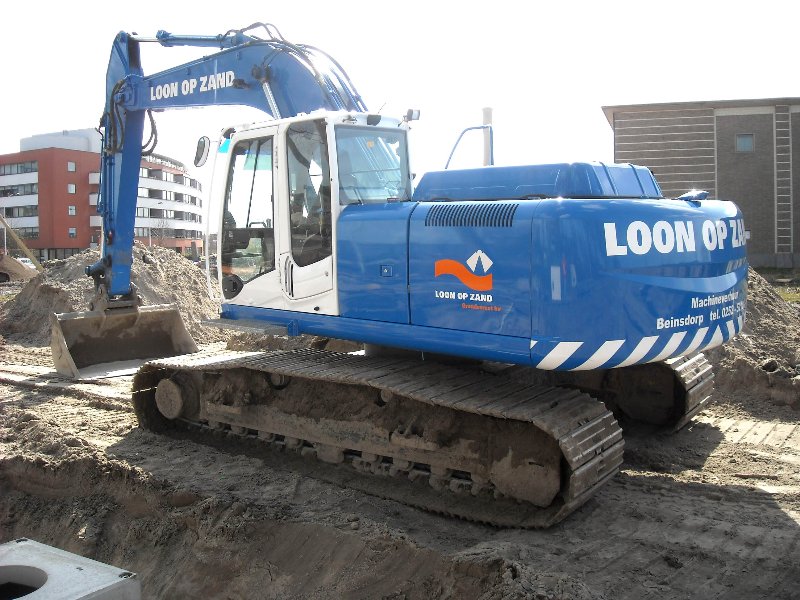 Loon op zand Zaxis 250-3 (2).jpg