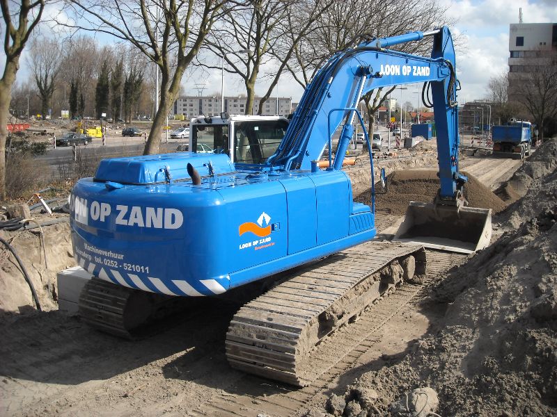 Loon op zand Zaxis 250-3 (3).jpg