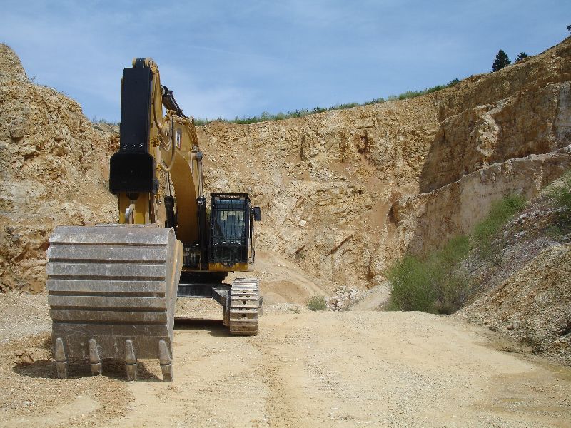 Cat 345 C (2).jpg