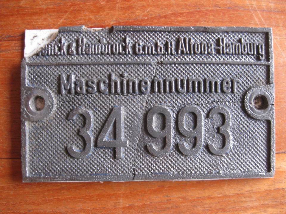 34990 May 09 01.jpg 34990 May 09 01.jpg