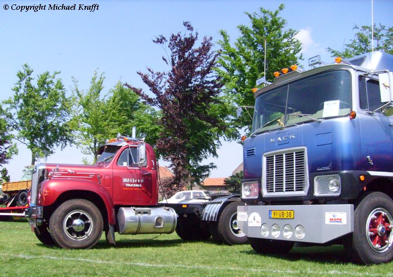 2009-05-10, Lkw-Treffen Montfort NL mit Tina 109, 02, 800.jpg