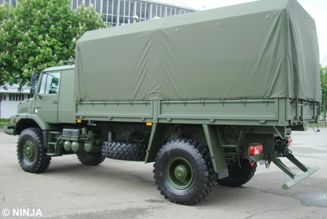 MB_Zetros_1833_A_4x4_05.jpg