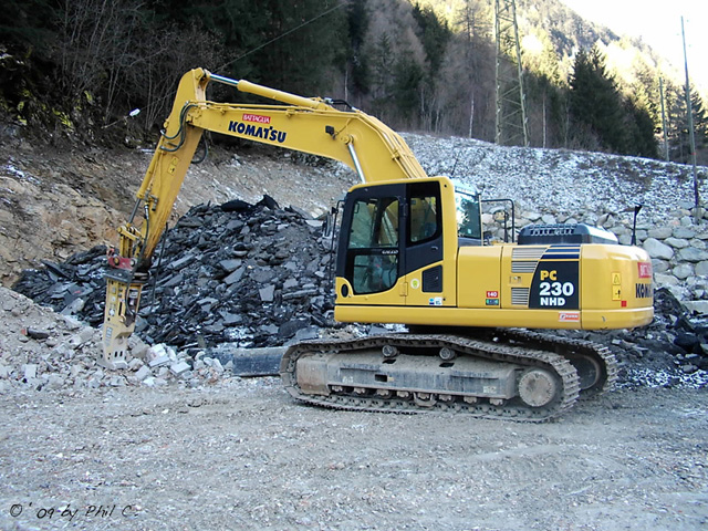 Komatsu_PC230.jpg