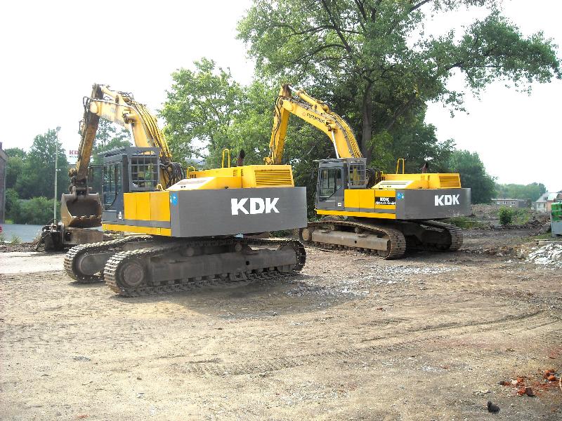 2 X Furukawa 650 E (2).jpg