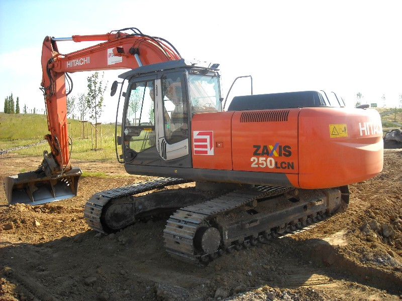 H W Zaxis 250-3 (1).jpg