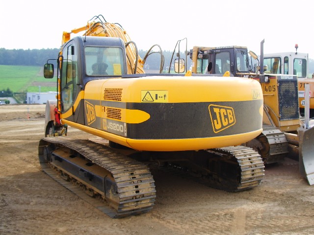Vorführbagger JCB JS200 005.jpg
