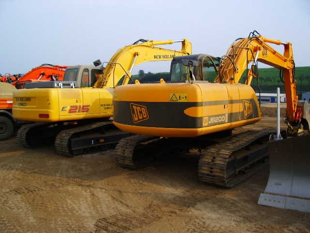 Vorführbagger JCB JS200 008.jpg