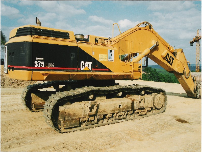 CAT 375 1.jpg