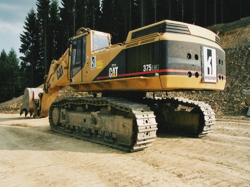 CAT 375 3.jpg