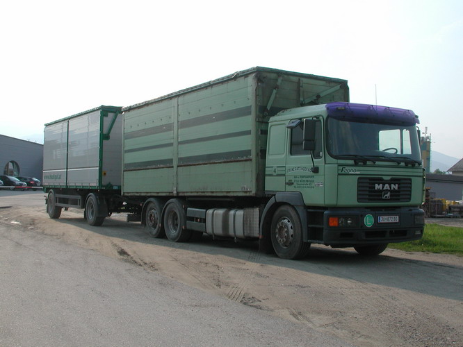 MAN F2000 26-464 Holzabf&auml;lle LKW Rattinger JU872BO.jpg