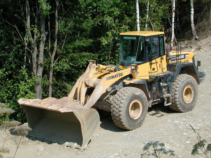 Komatsu 430 Radlader.jpg