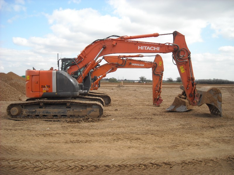 Zaxis 225 US (1).jpg