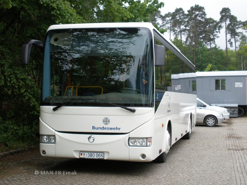 Irisbus-IVECO Crossway 12M BW-Mannschaftbus_01.jpg