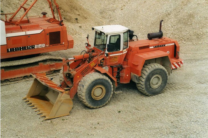 Liebherr-L551-V2.jpg