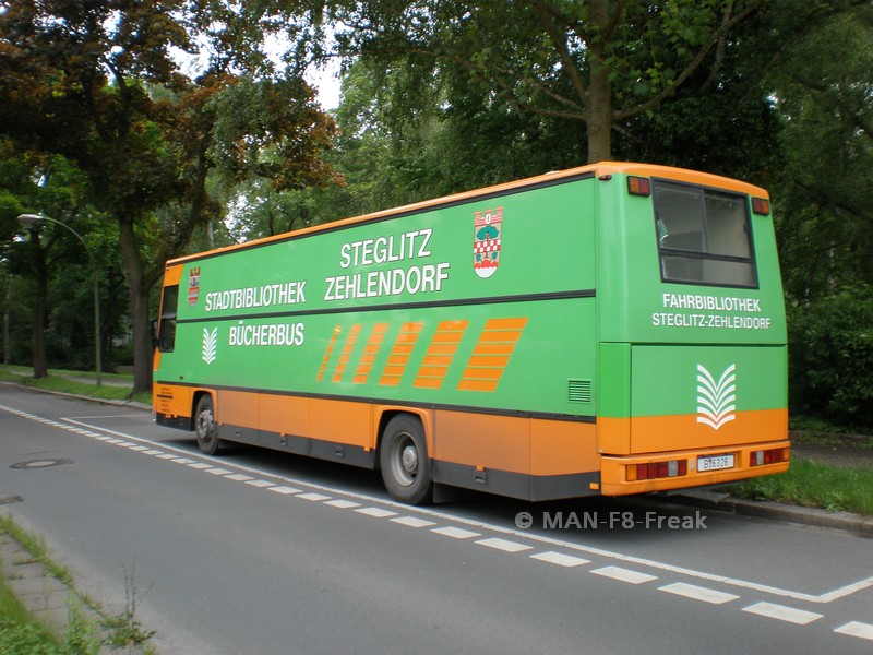 MAN_Bücherbus_B-6326_02-06-2010_03.jpg