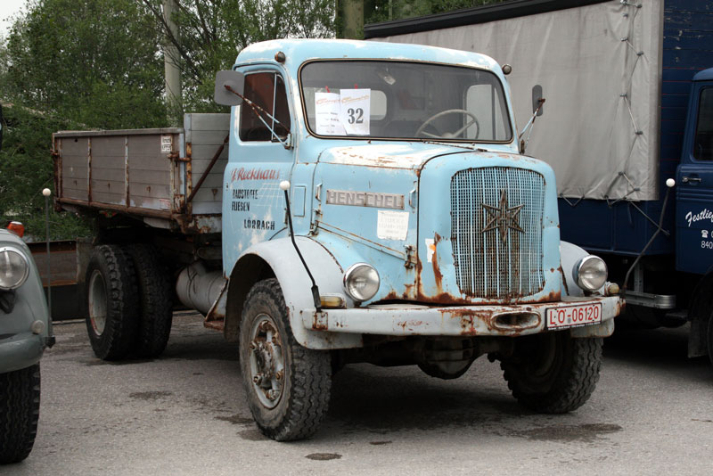 eh_henschel_hs100.jpg