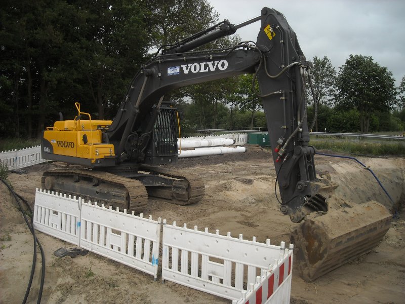 Volvo EC 360 C (5).jpg