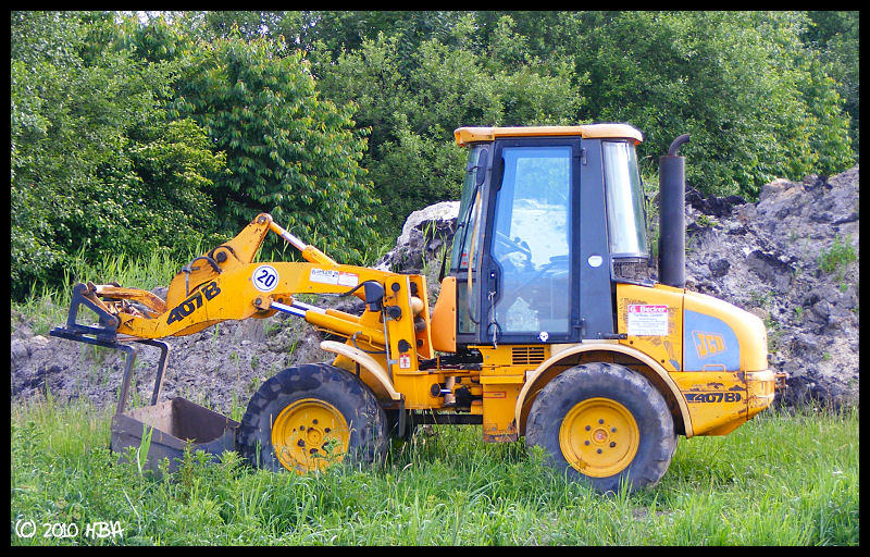 JCB407B.jpg