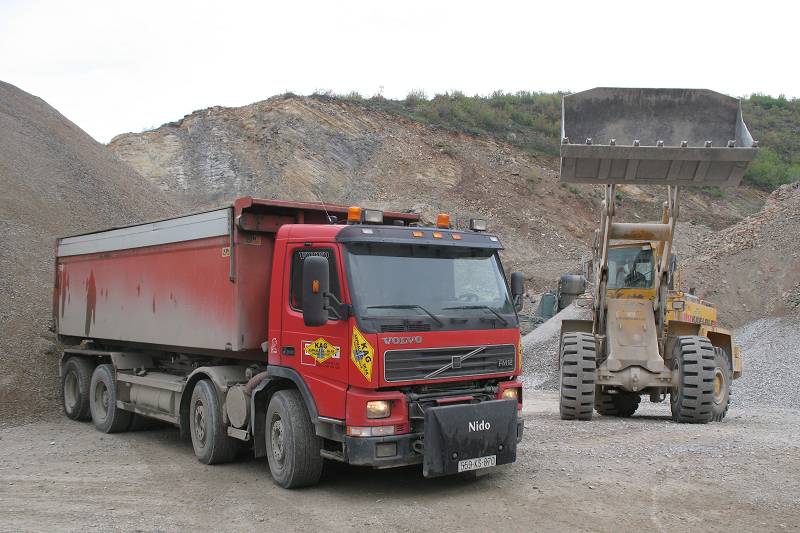 Volvo FM12.jpg