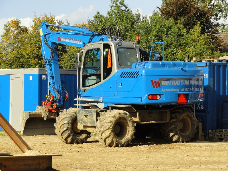 Hattum Robex 140-9 (3).jpg