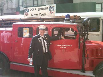 Bill unser Mann bei dem FDNY..jpg