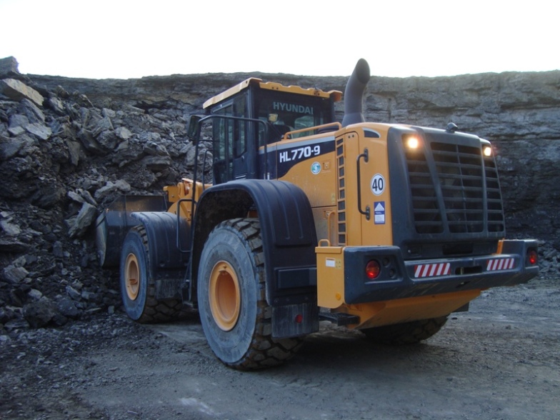 Hyundai HL 770-9(15).jpg