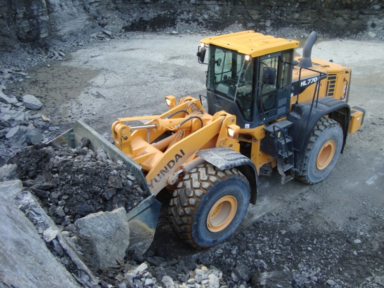 Hyundai HL 770-9(17).jpg