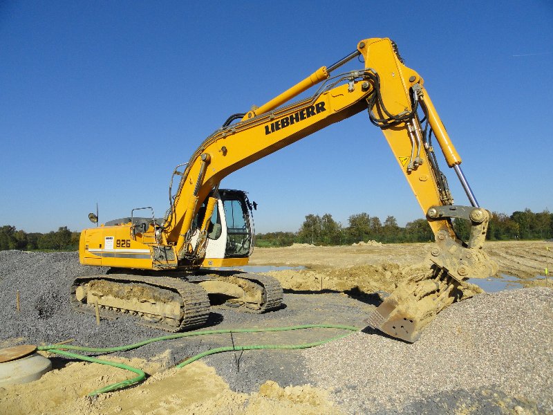 R 926 Classic (6).jpg