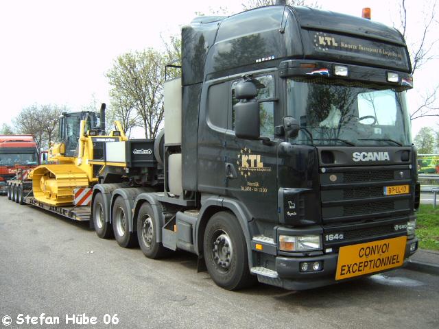 Fa.KTL Hohenlohe 15°°Scania 580 mit Komatsu 65PX.jpg