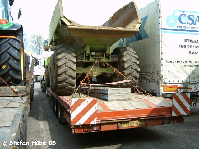 DAF 95-430 Hohenöhe 15°° mit Terex nach Ungarn (2).jpg